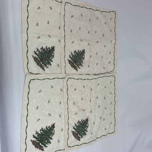 Spode Christmas Tree Santa On Top 19x18 Cloth Napkins Set of 4 - Picture 8 of 11